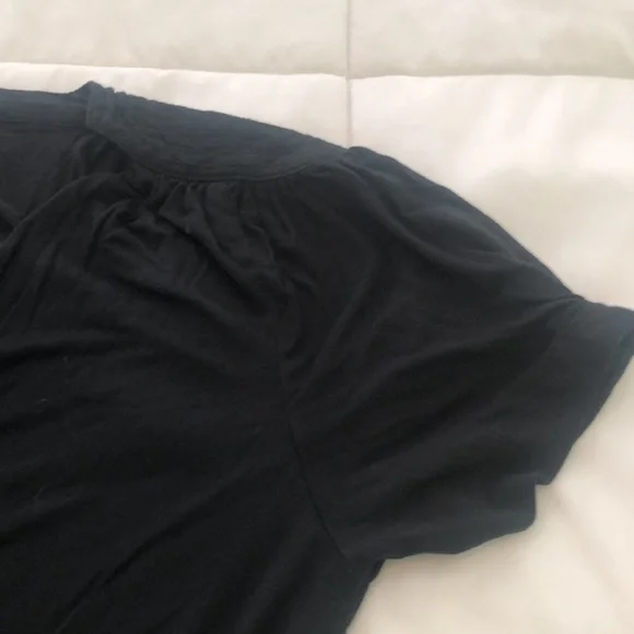 Gap sleeved classic black dress with a side slit V neck down to knee - Picture 7 of 10